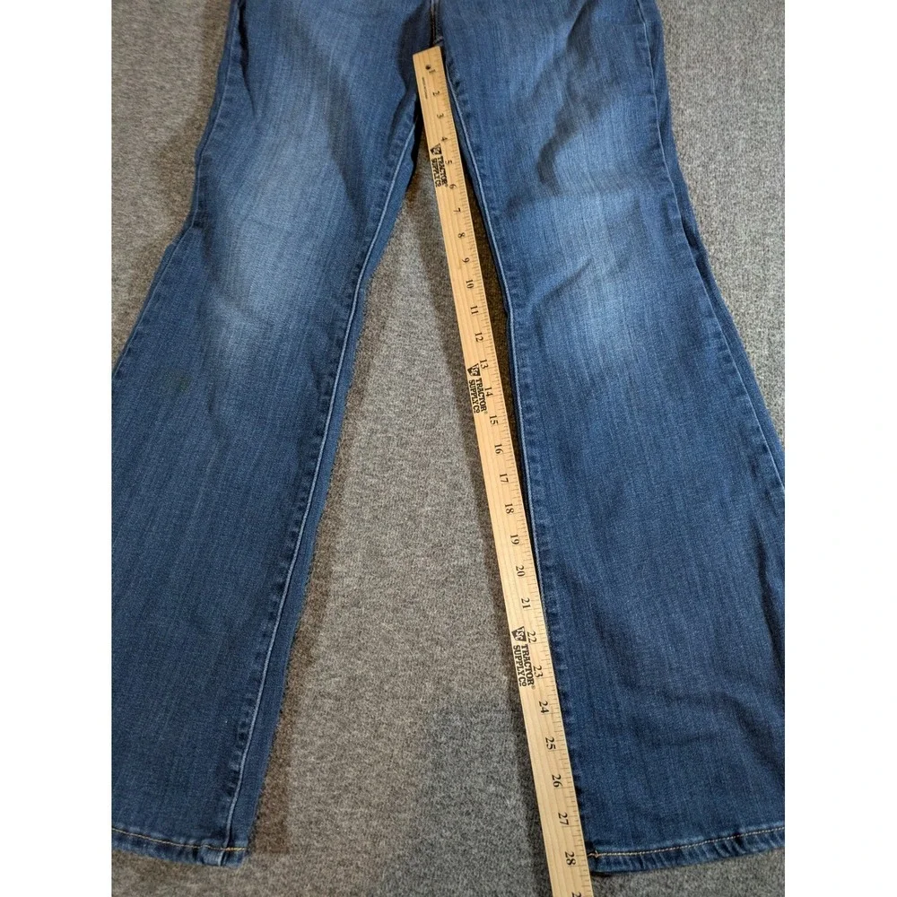 Levis Jeans Women's 726 Flare‎ W29 L32